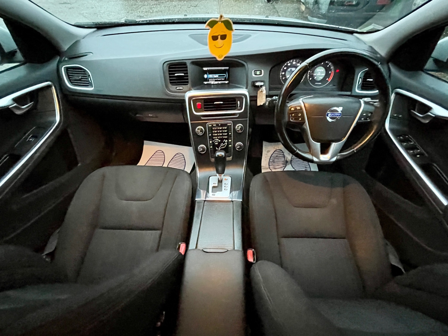 Used Volvo S60 2010 for sale - 76570732: Photo 4