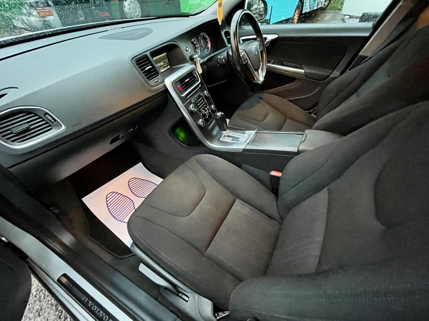 Used Volvo S60 2010 for sale - 76570732: Photo 7