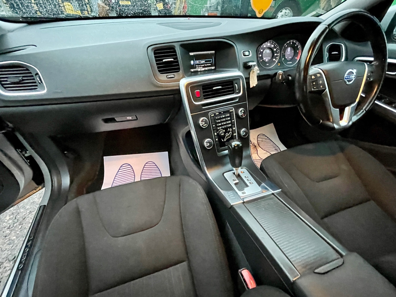 Used Volvo S60 2010 for sale - 76570732: Photo 9