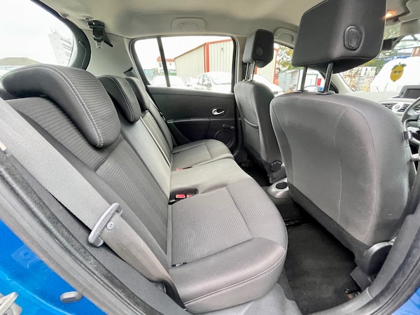 Used Renault Clio 2010 for sale - 76234504: Photo 10