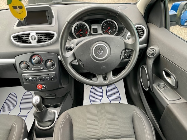 Used Renault Clio 2010 for sale - 76234504: Photo 12