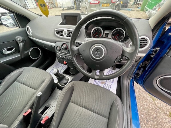 Used Renault Clio 2010 for sale - 76234504: Photo 13