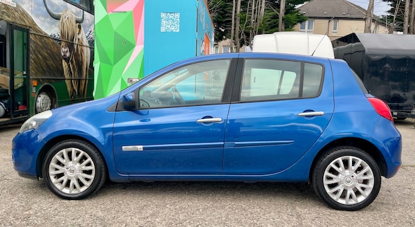 Used Renault Clio 2010 for sale - 76234504: Photo 16