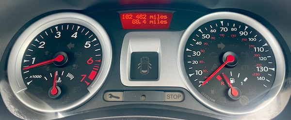 Used Renault Clio 2010 for sale - 76234504: Photo 18