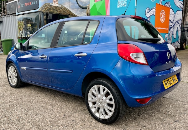 Used Renault Clio 2010 for sale - 76234504: Photo 4