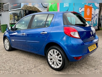 Used Renault Clio 2010 for sale - 76234504: Photo 4