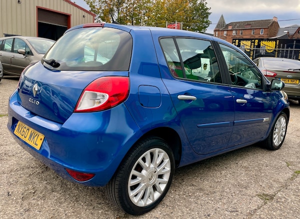 Used Renault Clio 2010 for sale - 76234504: Photo 9