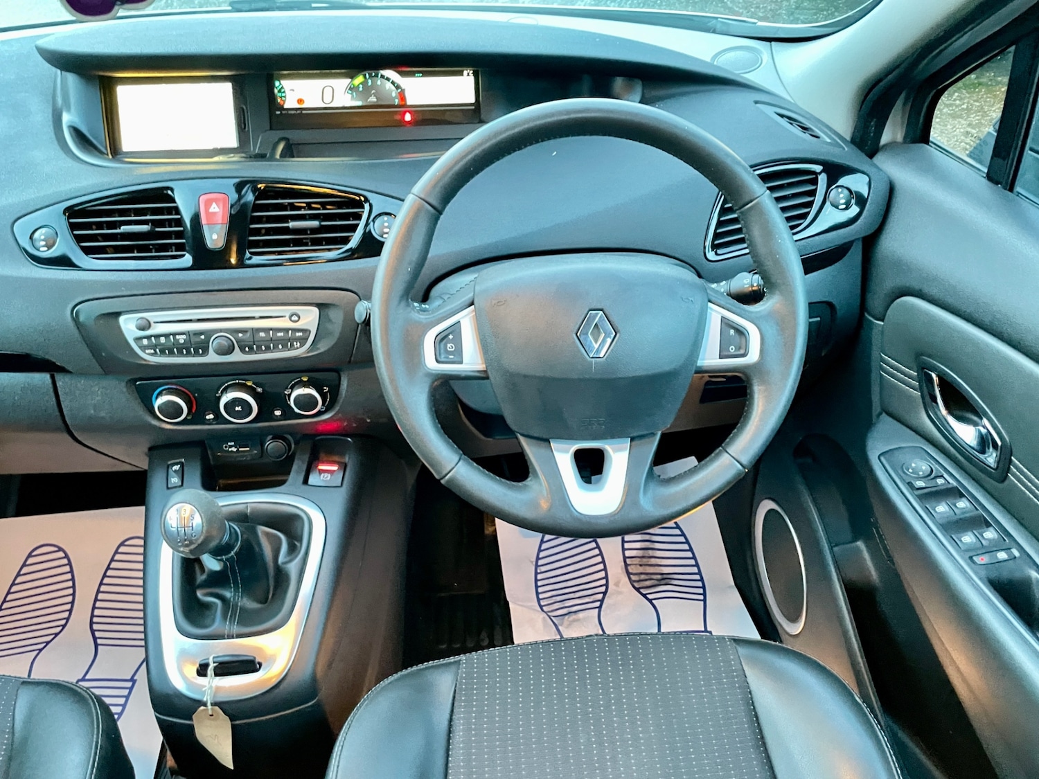 Used Renault Scenic 2011 for sale - 76897287: Photo 10