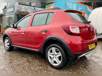 Used Dacia Sandero Stepway 2015 for sale - 79639047: Photo