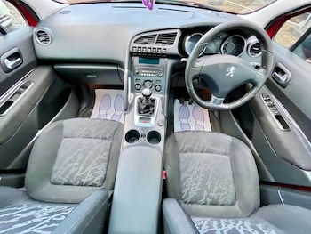 Used Peugeot 3008 2011 for sale - 77087980: Photo