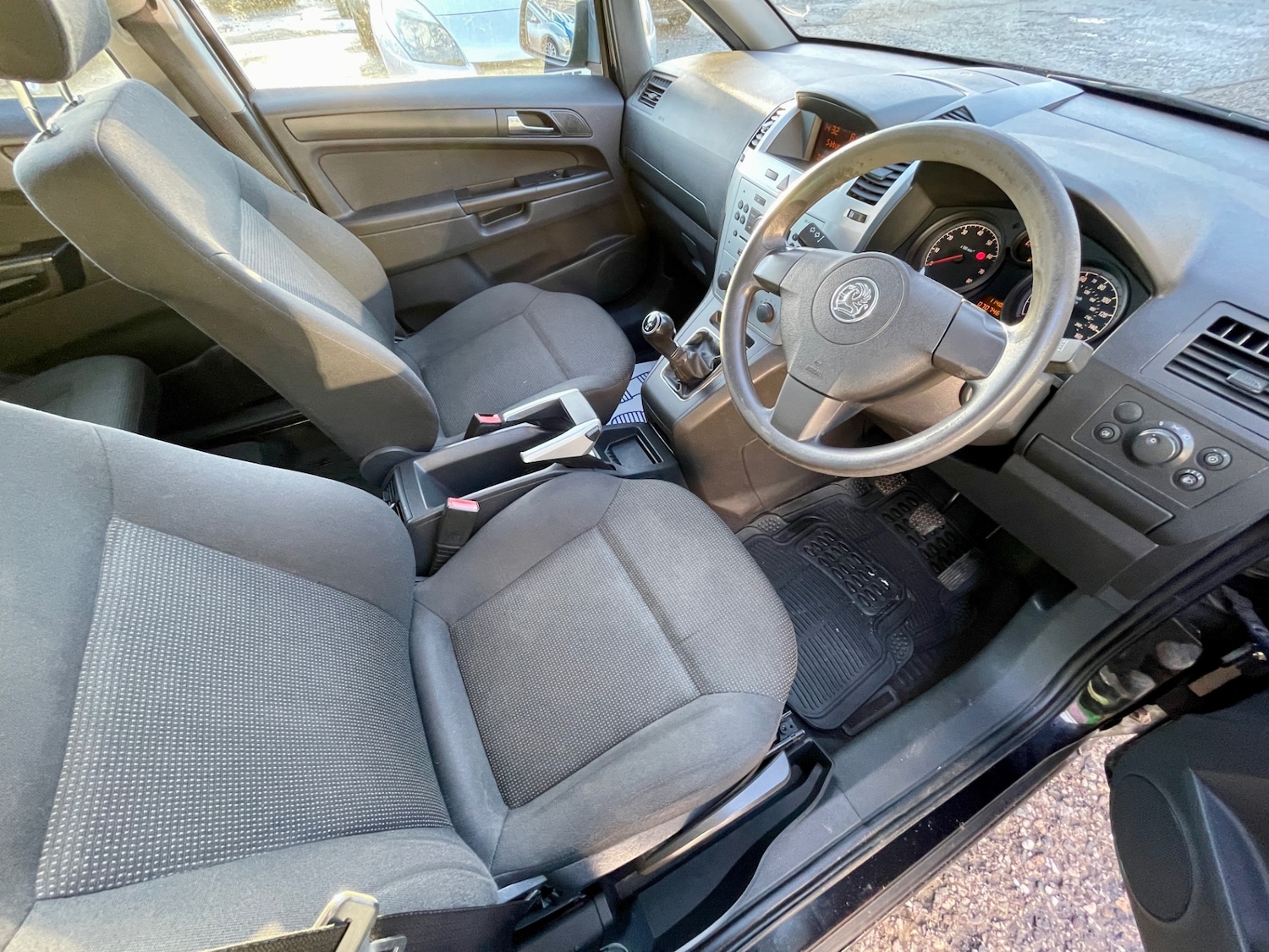 Used Vauxhall Zafira 2010 for sale - 77014604: Photo 18