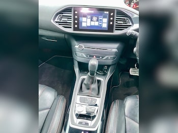 Used Peugeot 308 2015 for sale - 77632596: Photo