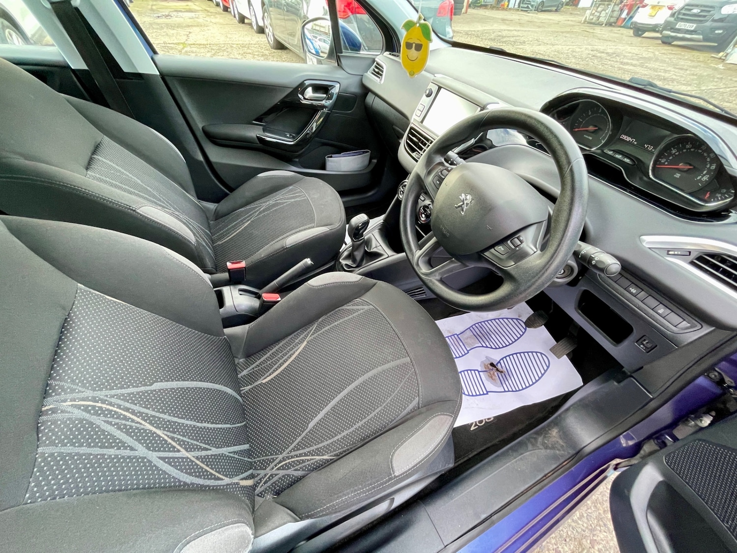 Used Peugeot 208 2013 for sale - 76470828: Photo 11