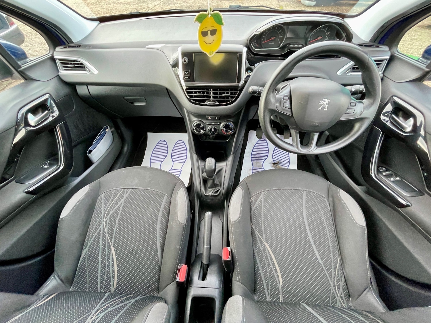 Used Peugeot 208 2013 for sale - 76470828: Photo 2