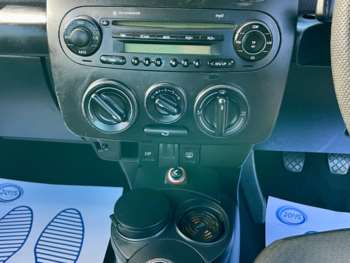 Used Volkswagen Beetle 2006 for sale - 74026074: Photo