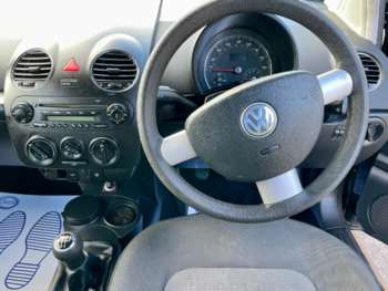 Used Volkswagen Beetle 2006 for sale - 74026074: Photo
