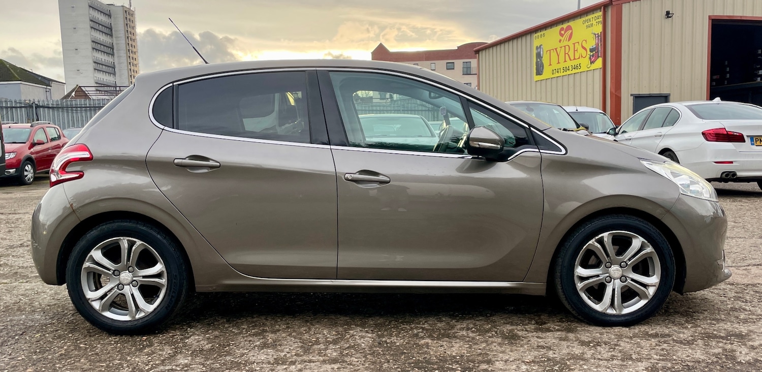 Used Peugeot 208 2012 for sale - 77261196: Photo 10