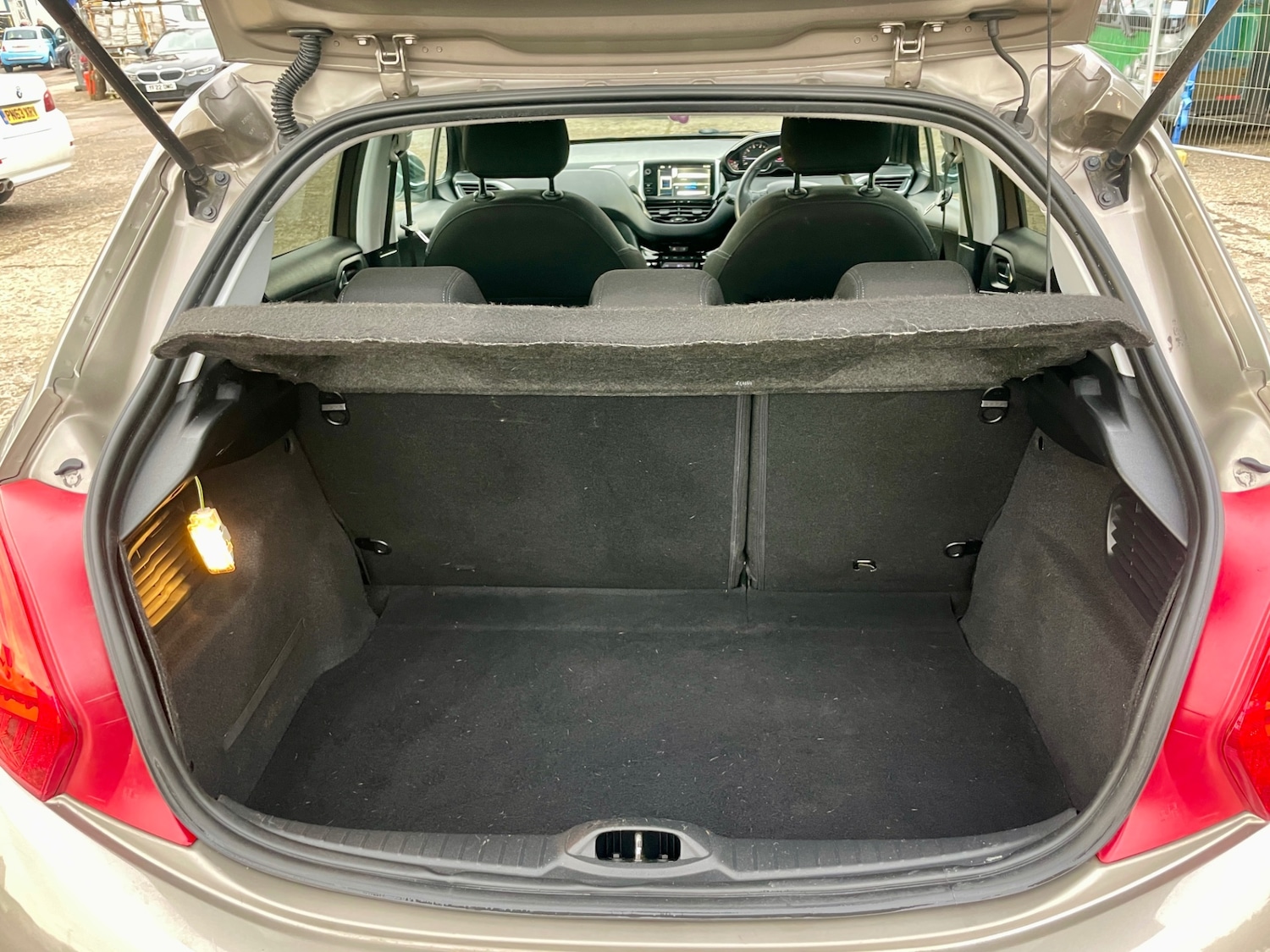 Used Peugeot 208 2012 for sale - 77261196: Photo 11