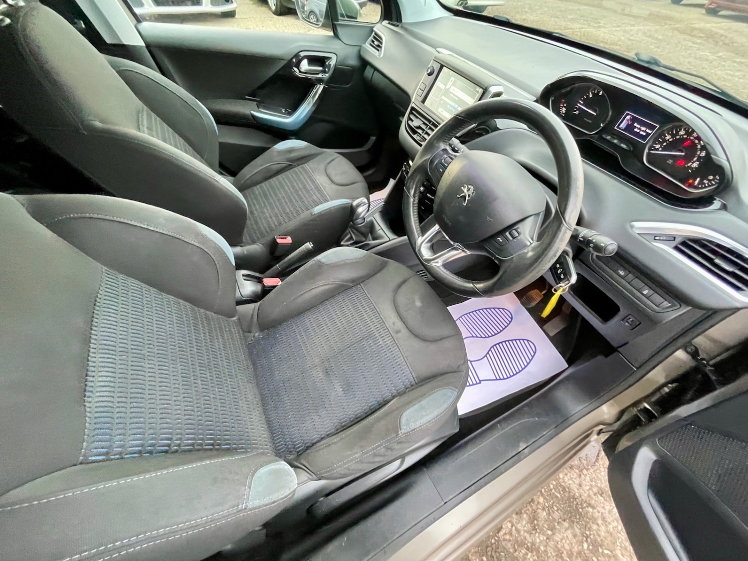 Used Peugeot 208 2012 for sale - 77261196: Photo 15