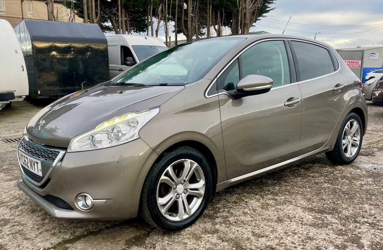 Used Peugeot 208 2012 for sale - 77261196: Photo 18