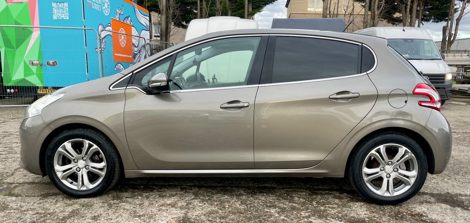 Used Peugeot 208 2012 for sale - 77261196: Photo 5