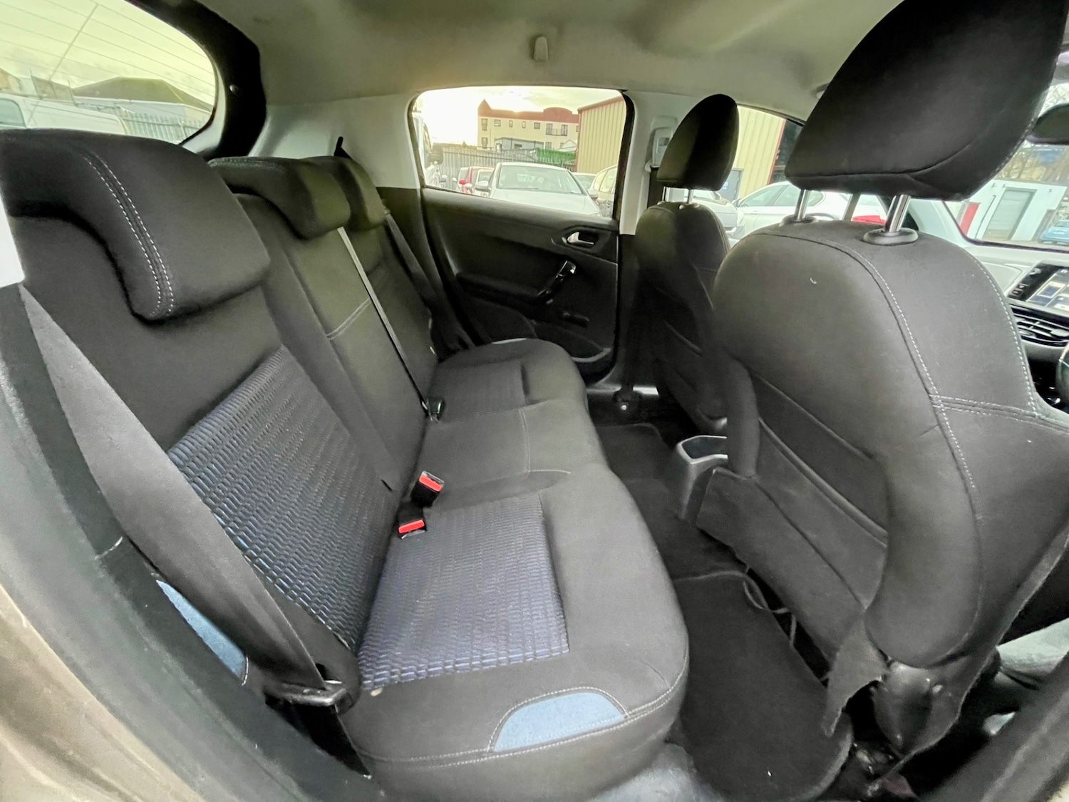 Used Peugeot 208 2012 for sale - 77261196: Photo 6