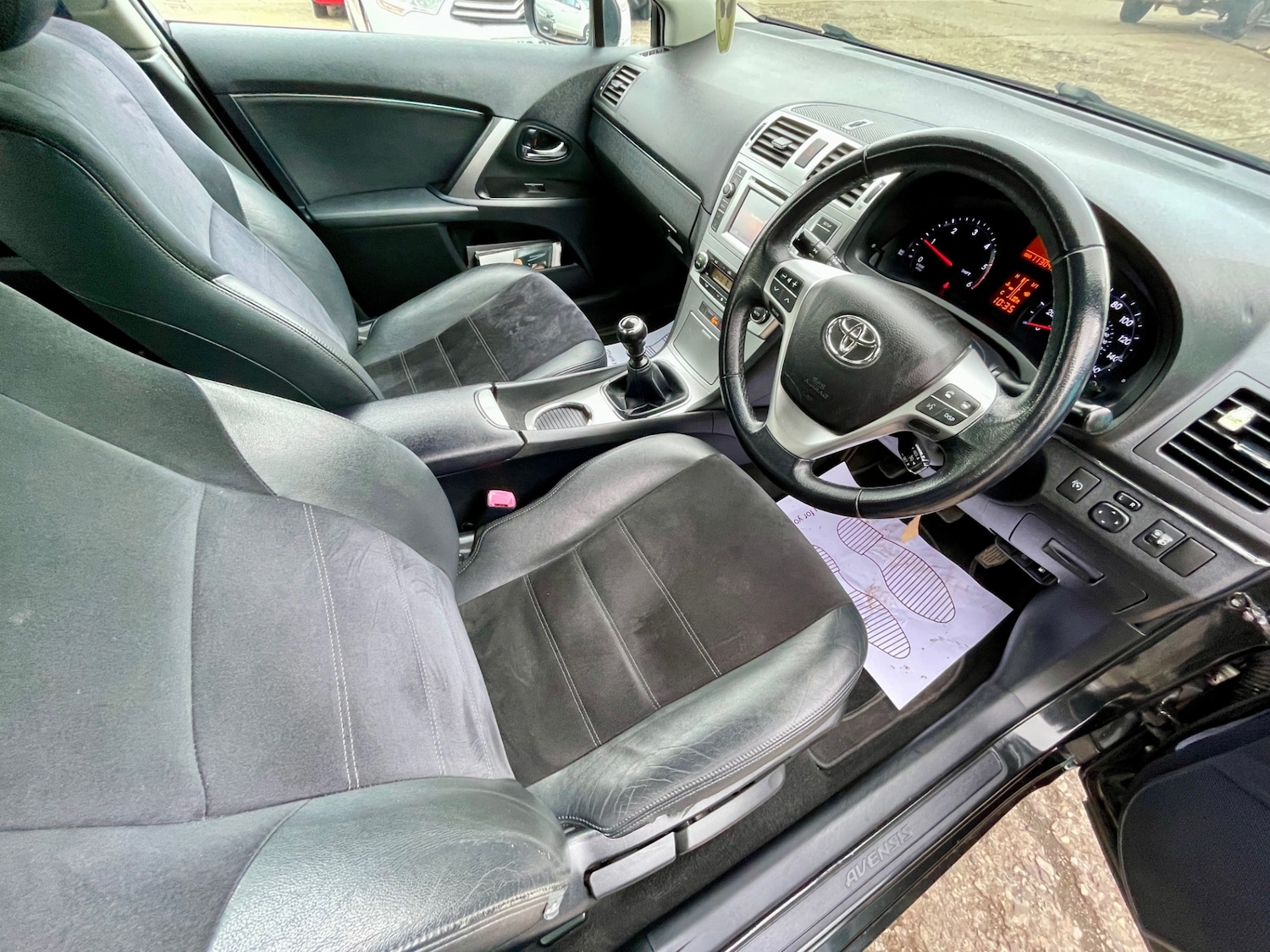 Used Toyota Avensis 2014 for sale - 77916173: Photo 8