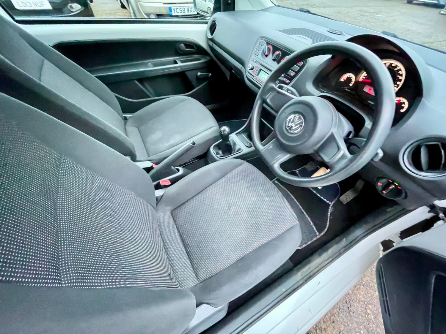 Used Volkswagen up! 2014 for sale - 77300674: Photo 12