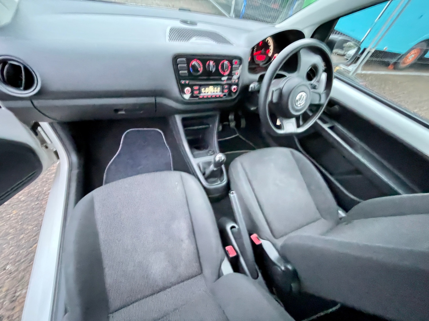 Used Volkswagen up! 2014 for sale - 77300674: Photo 13