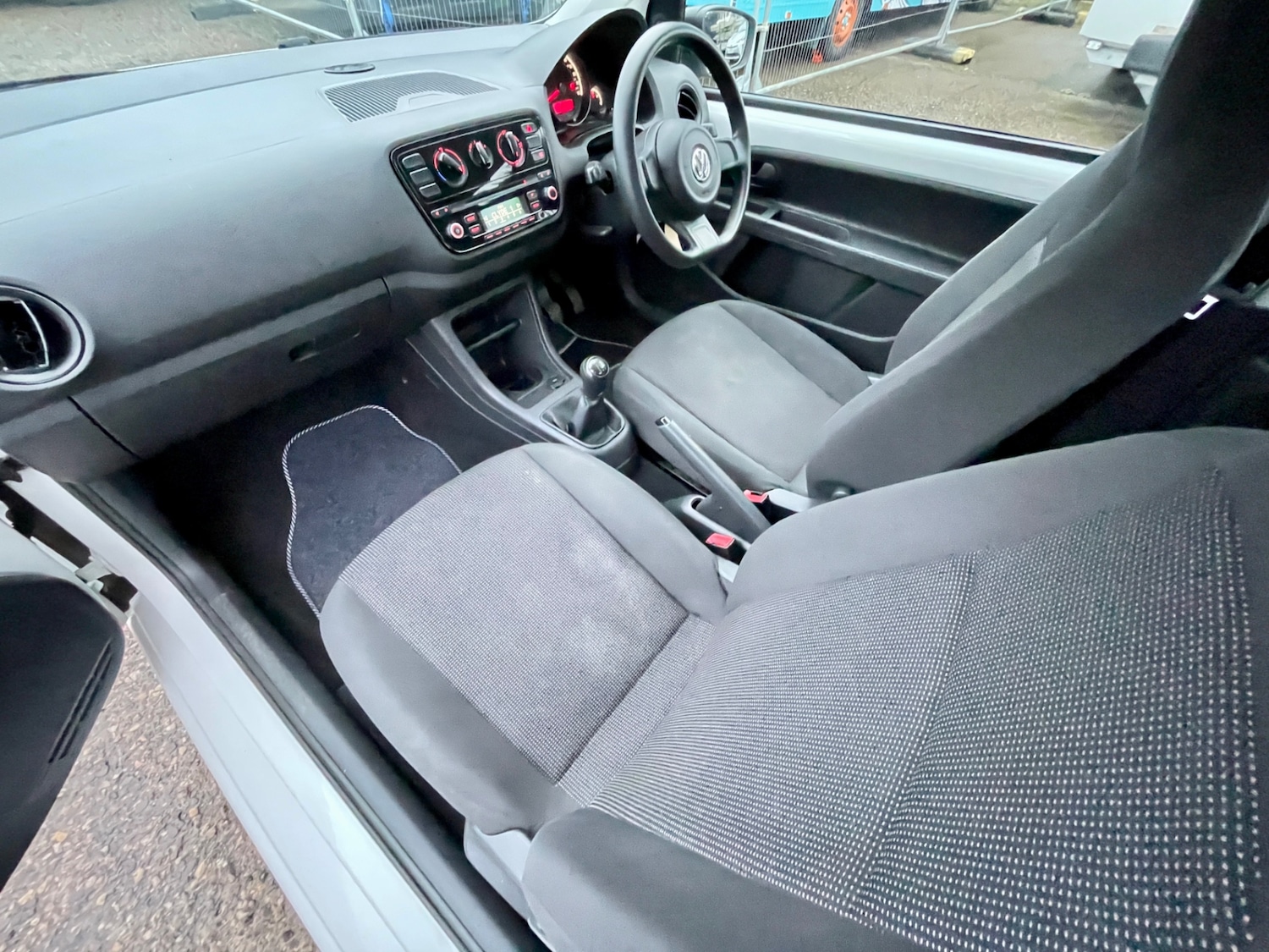 Used Volkswagen up! 2014 for sale - 77300674: Photo 14