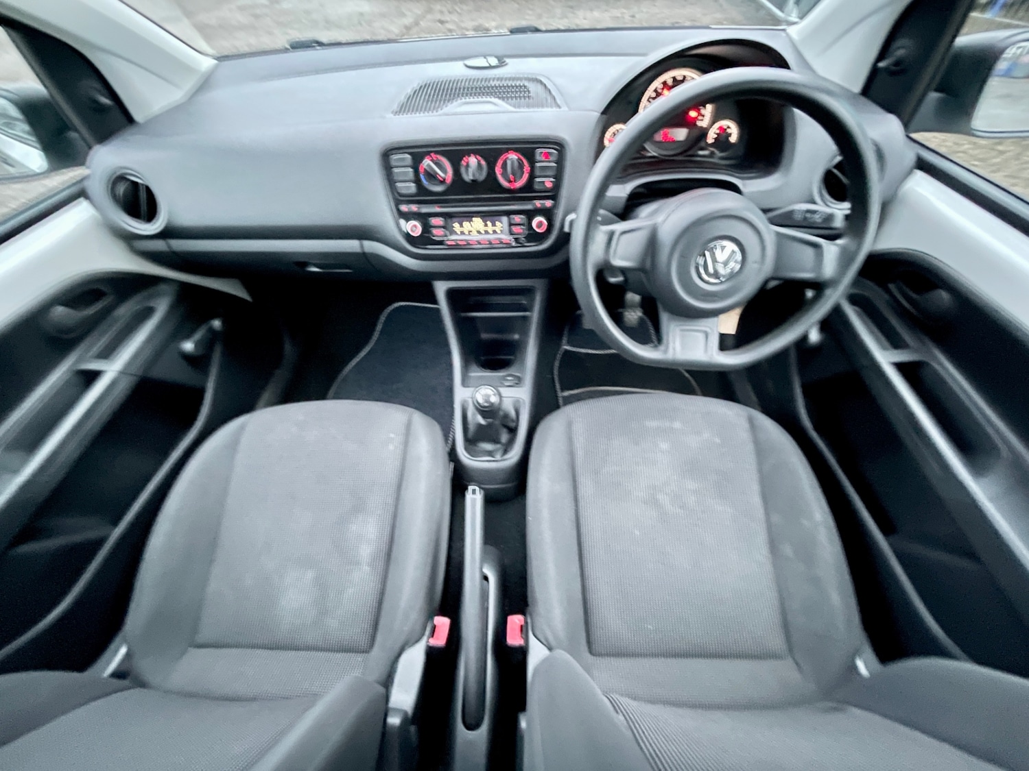 Used Volkswagen up! 2014 for sale - 77300674: Photo 3