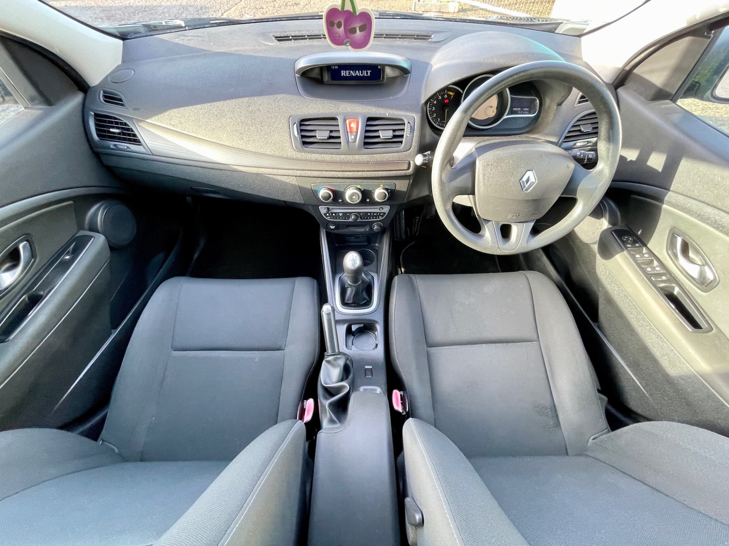 Used Renault Megane 2009 for sale - 77356788: Photo 2