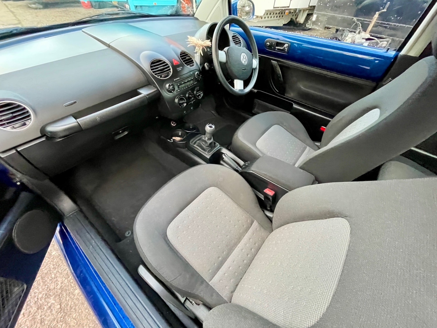 Used Volkswagen Beetle 2010 for sale - 76324998: Photo 16