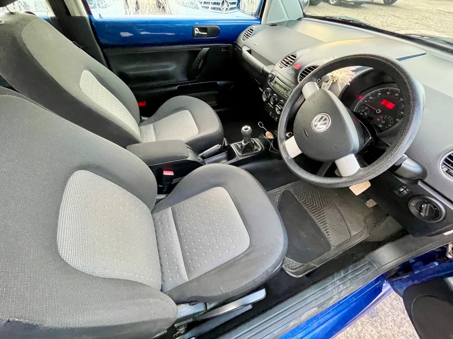 Used Volkswagen Beetle 2010 for sale - 76324998: Photo 18