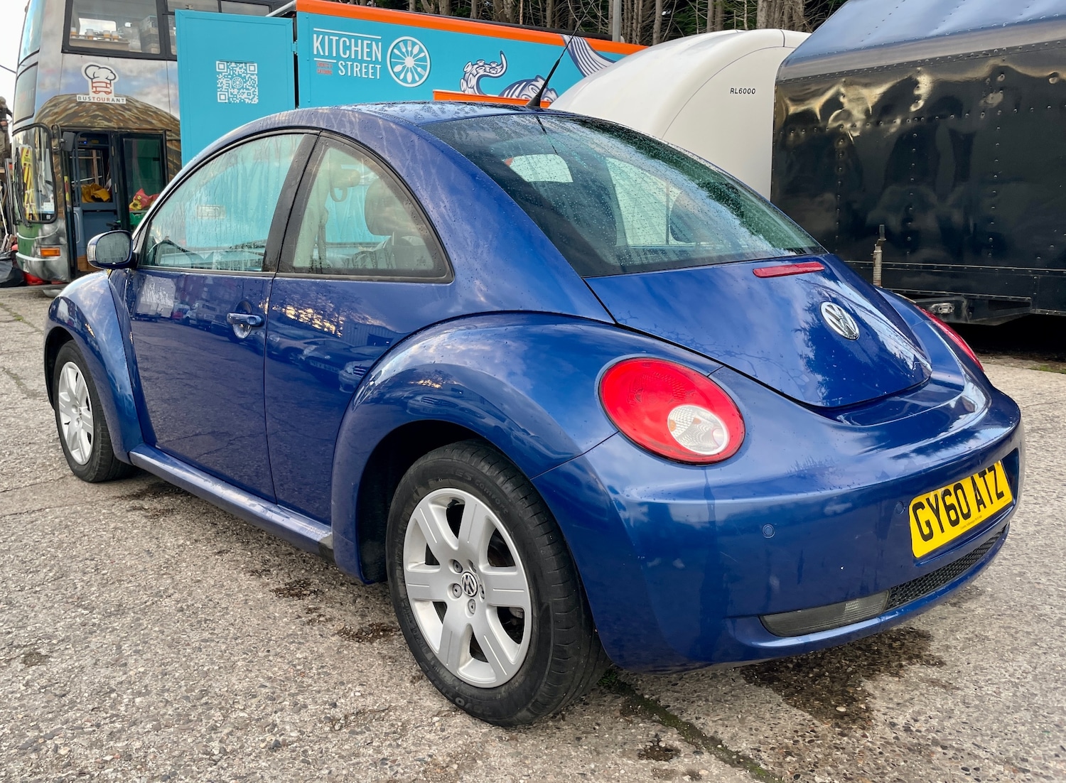 Used Volkswagen Beetle 2010 for sale - 76324998: Photo 2
