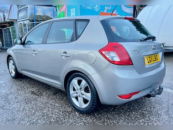 Used Kia Ceed 2011 for sale - 77165620: Photo