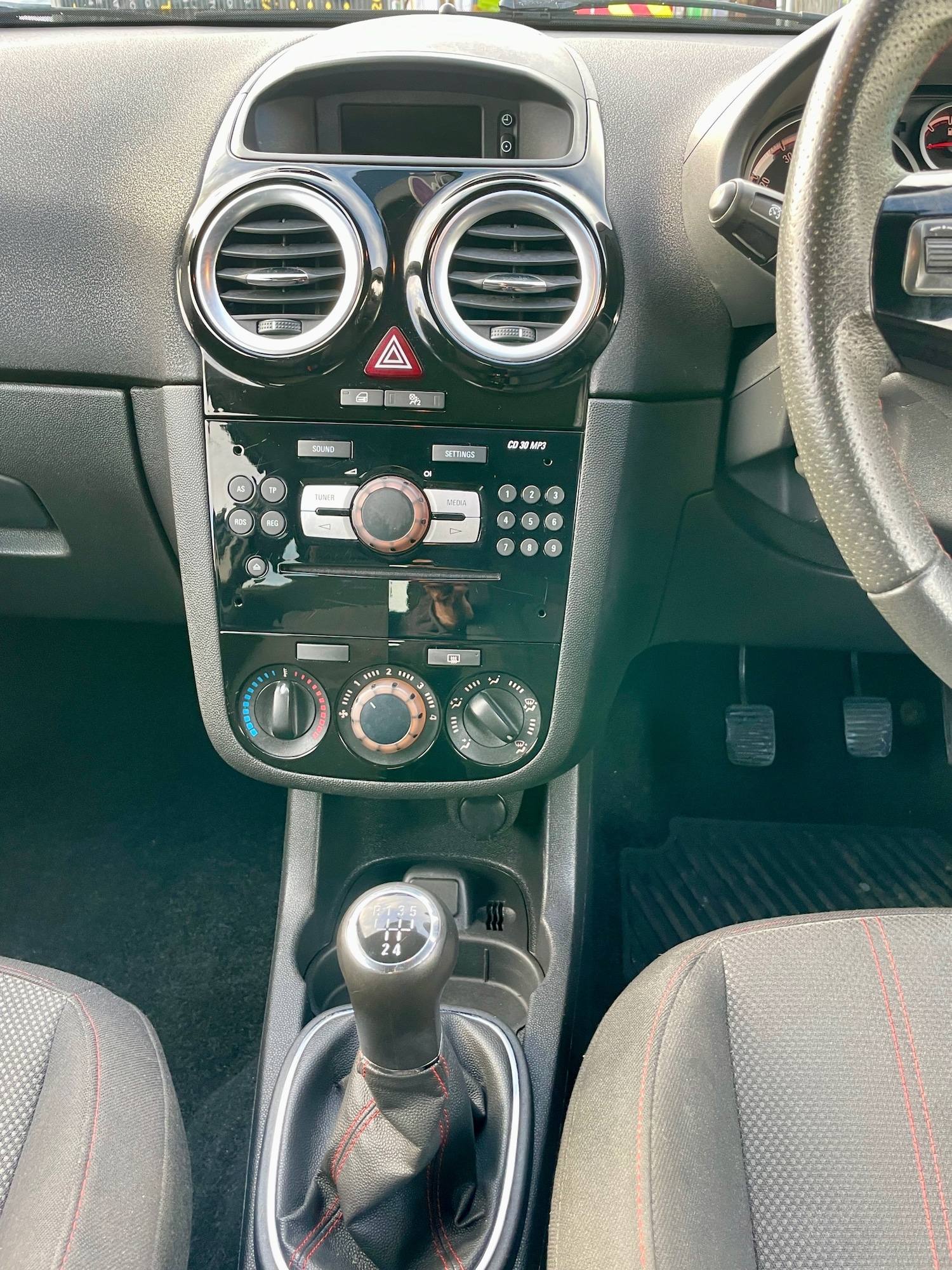 Used Vauxhall Corsa 2012 for sale - 77632606: Photo 11