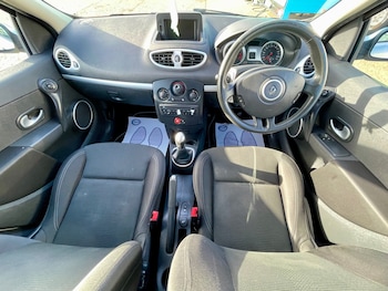 Used Renault Clio 2010 for sale - 75587507: Photo