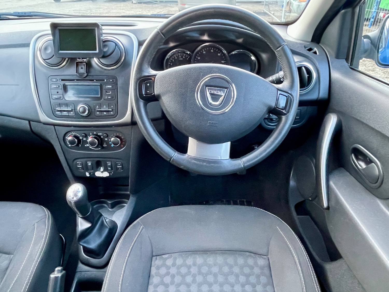 Used Dacia Sandero 2015 for sale - 77406538: Photo 3