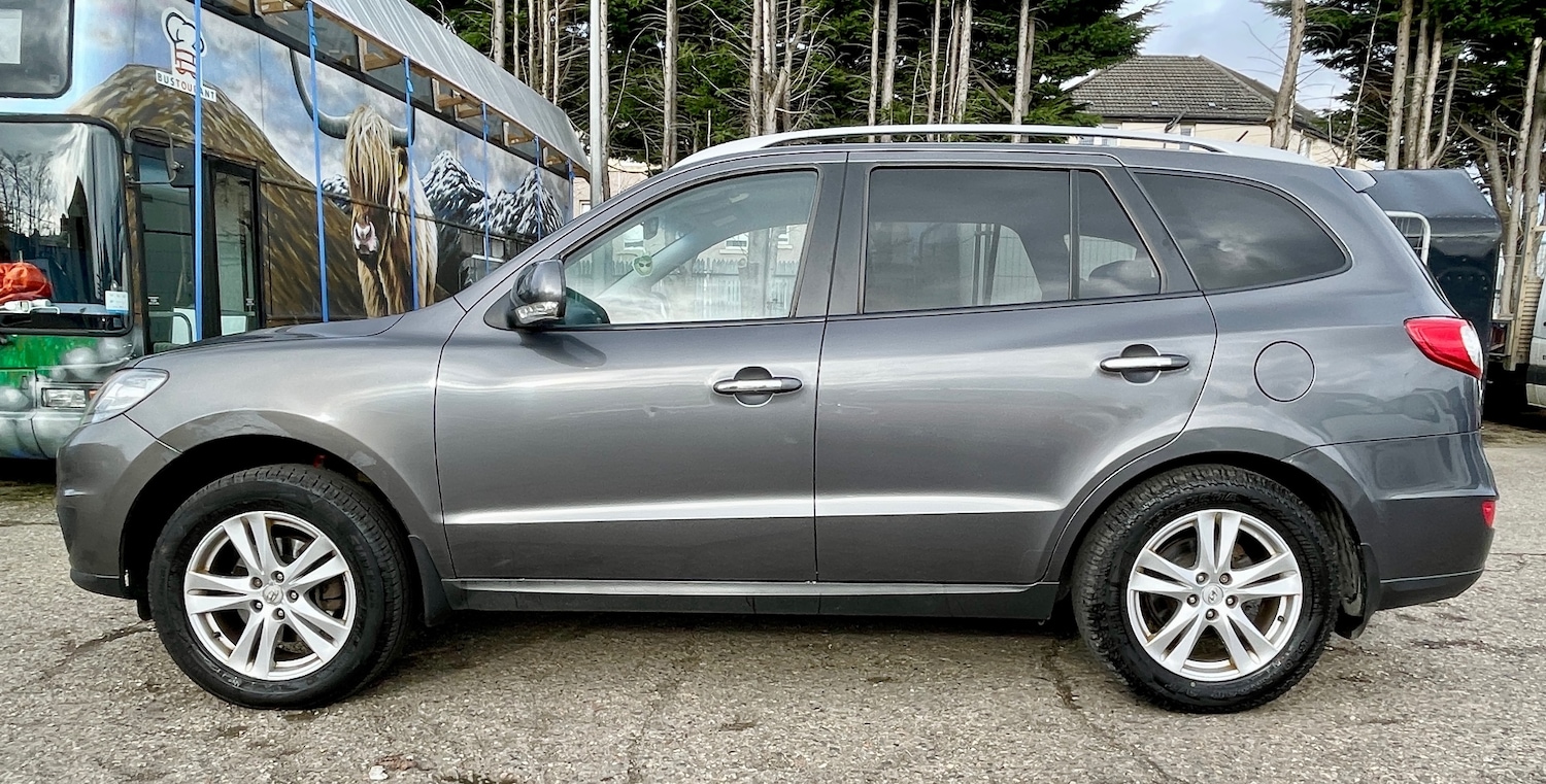 Used Hyundai Santa Fe 2011 for sale - 77690725: Photo 15