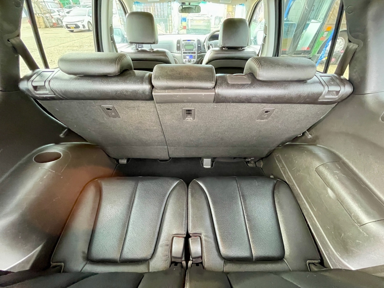 Used Hyundai Santa Fe 2011 for sale - 77690725: Photo 5