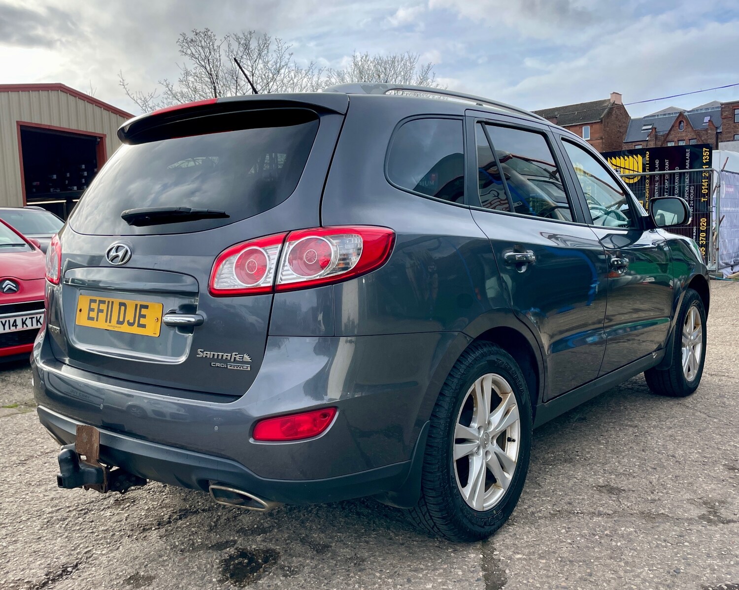 Used Hyundai Santa Fe 2011 for sale - 77690725: Photo 8