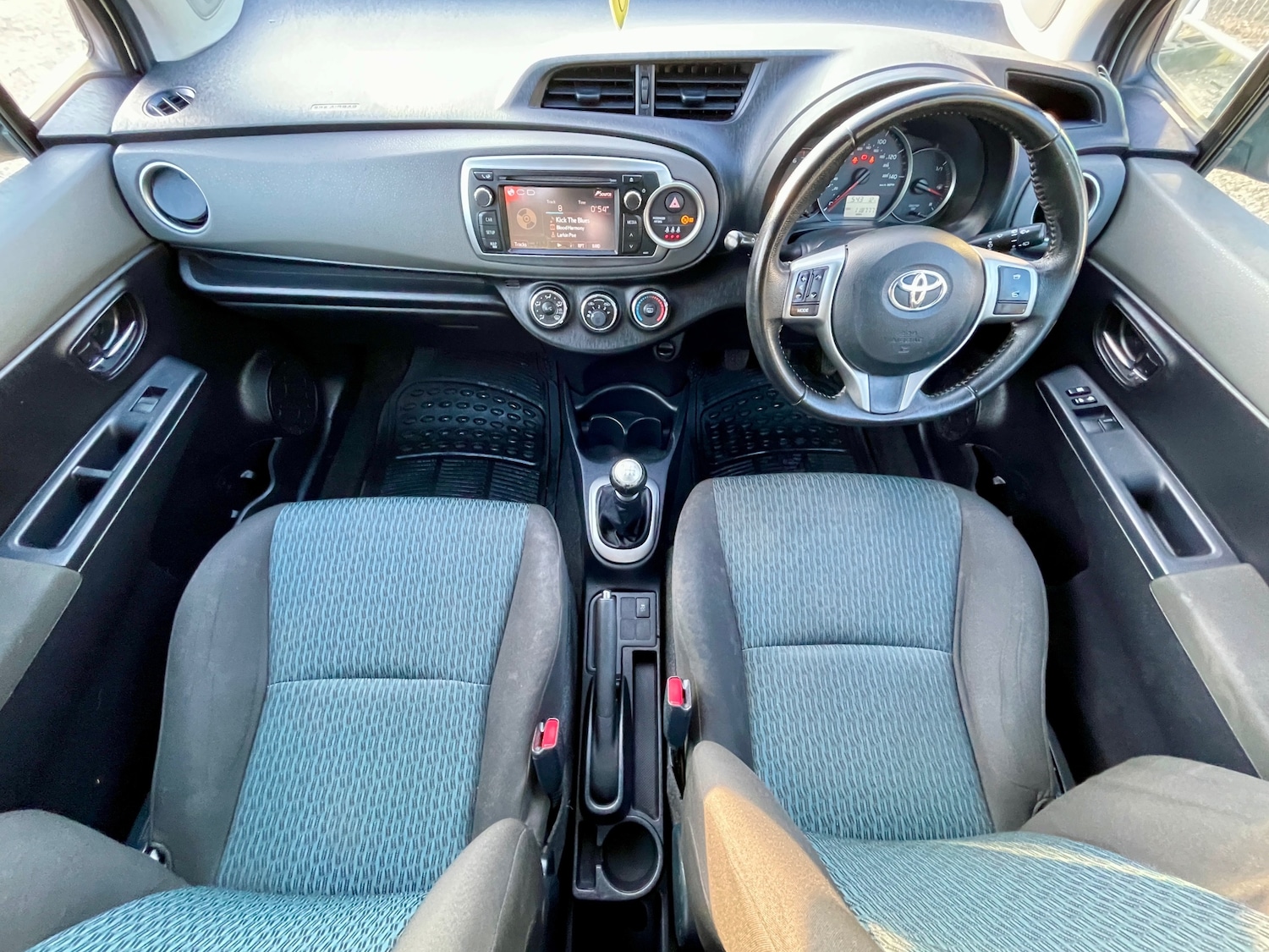 Used Toyota Yaris 2012 for sale - 77776569: Photo 3