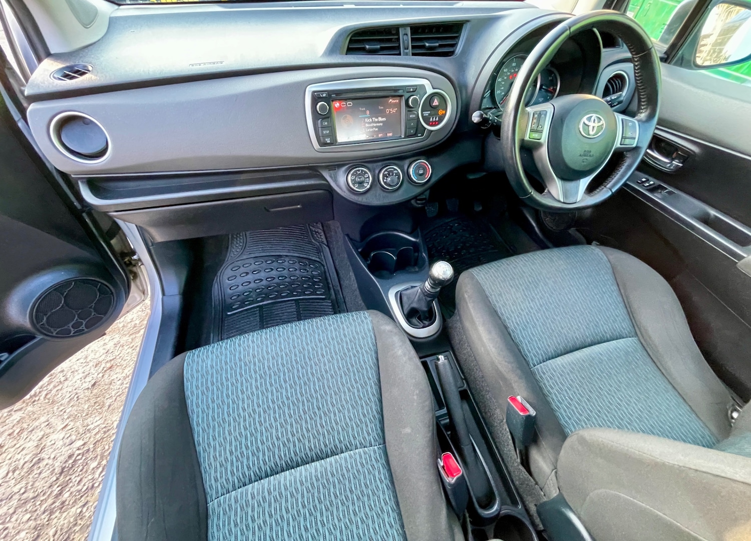 Used Toyota Yaris 2012 for sale - 77776569: Photo 8