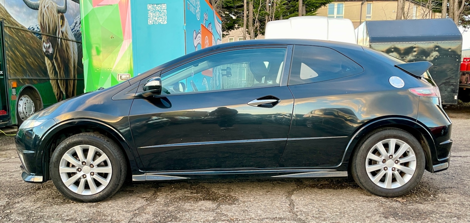 Used Honda Civic 2011 for sale - 76687529: Photo 12