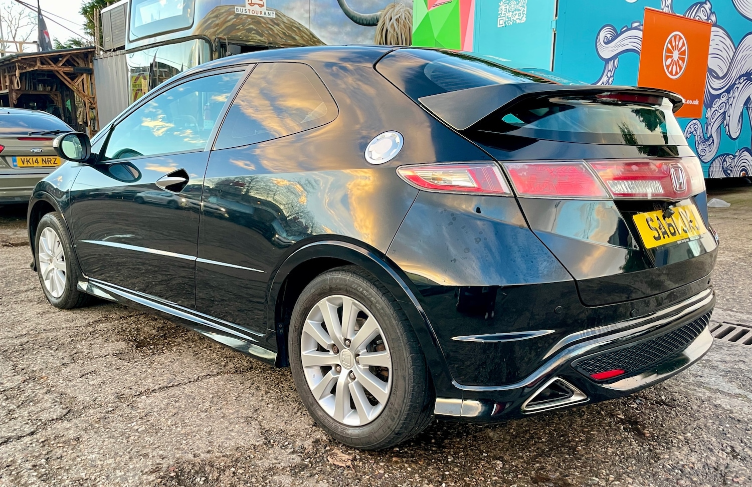 Used Honda Civic 2011 for sale - 76687529: Photo 2