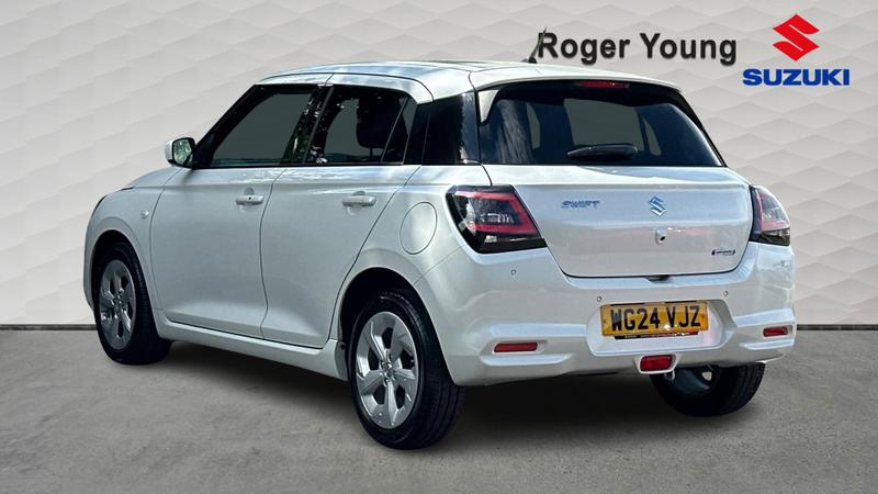 Used Suzuki Swift 2024 for sale - 77301010: Photo 2