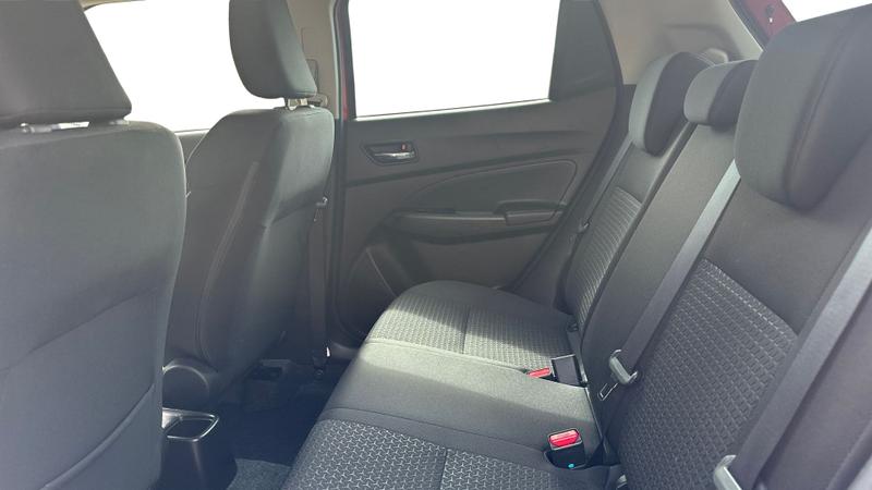Used Suzuki Swift 2023 for sale - 77301320: Photo 4