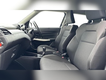 Used Suzuki Swift 2023 for sale - 78270743: Photo