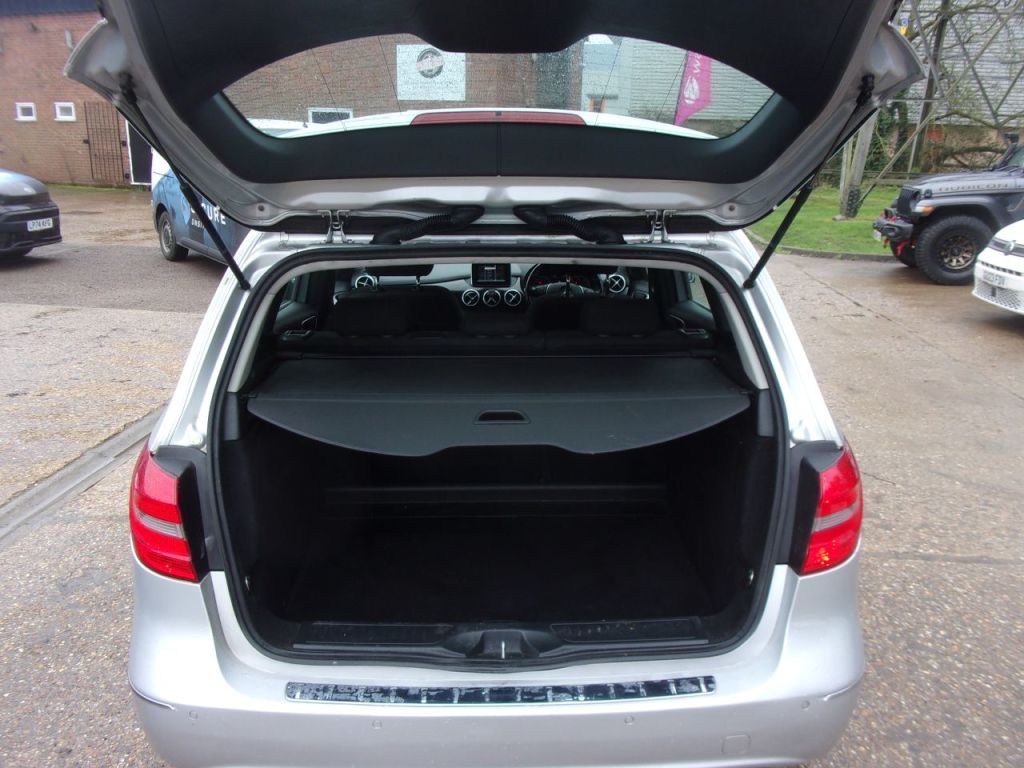 Used Mercedes-Benz B Class 2013 for sale - 77607996: Photo 8